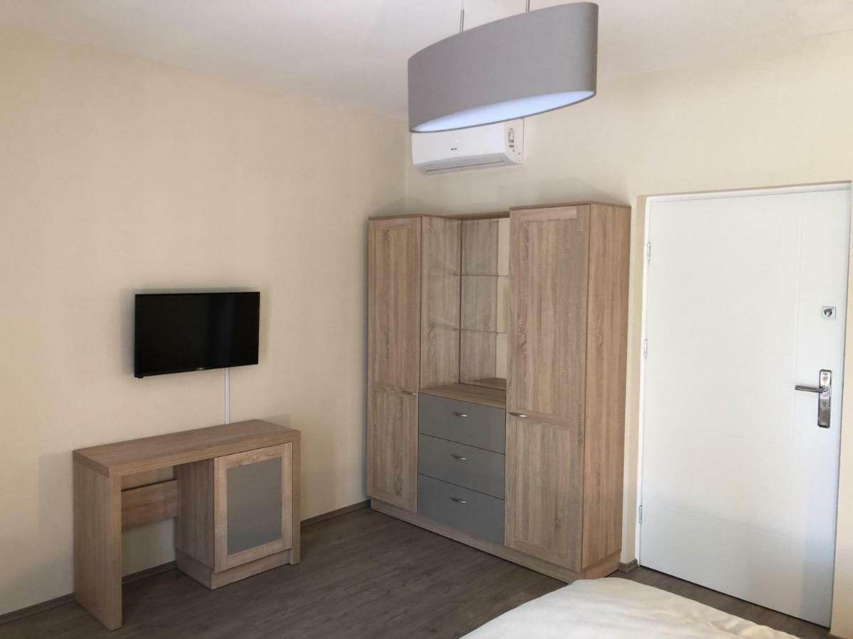 Fonyód Napsugar Club Es Panzio B&B 외부 사진
