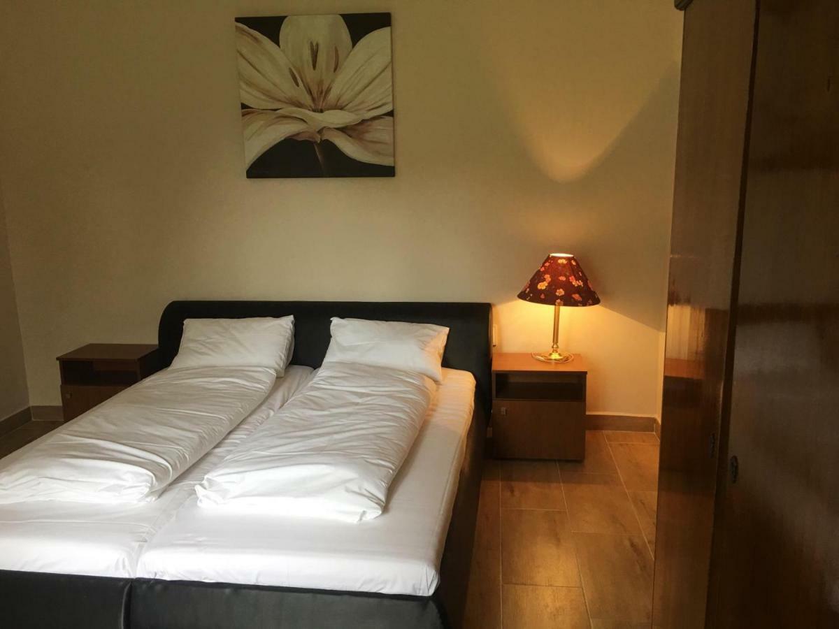 Fonyód Napsugar Club Es Panzio B&B 외부 사진